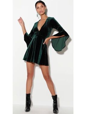 Lulu's Wrapped in Luxe Velvet Bull Sleeve Skater Mini Dress Preppy Green Large